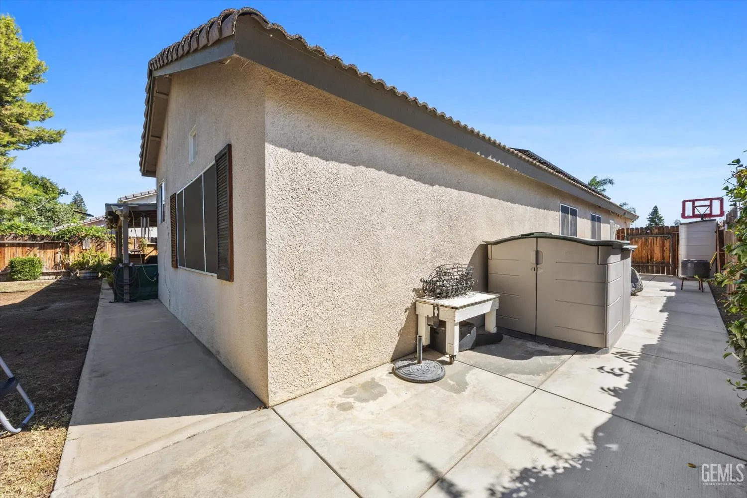 Bakersfield, California 93312, United States, 4 Bedrooms Bedrooms, ,2 BathroomsBathrooms,Residential,Active,181895