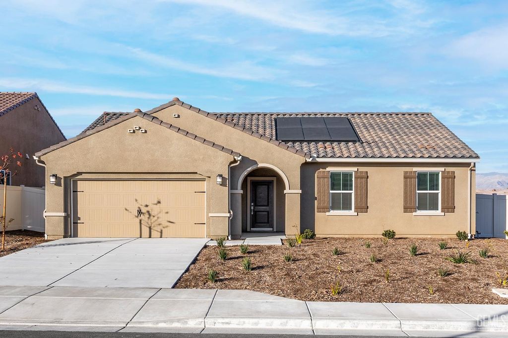 Photo of 4920 Tachi Ave, Bakersfield, CA 93306 (MLS # 202513295)