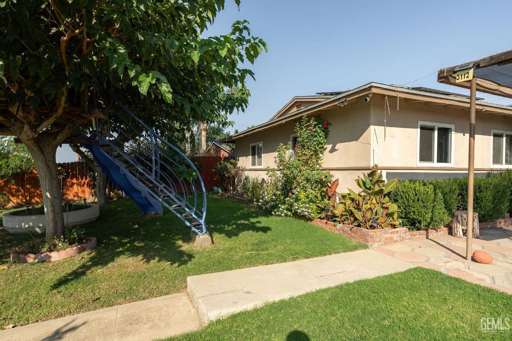 Photo of 3112 Lexington Avenue, Bakersfield, CA 93306 (MLS # 202511051)