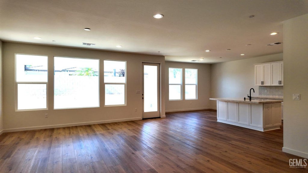 Photo of 14717 Alpenglow Street, Bakersfield, CA 93314 (MLS # 202603435)