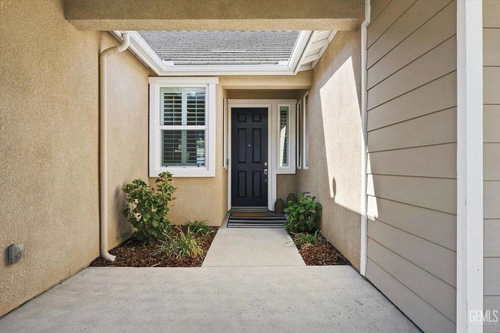 Photo of 14509 Checkerbloom Drive, Bakersfield, CA 93314 (MLS # 202609676)