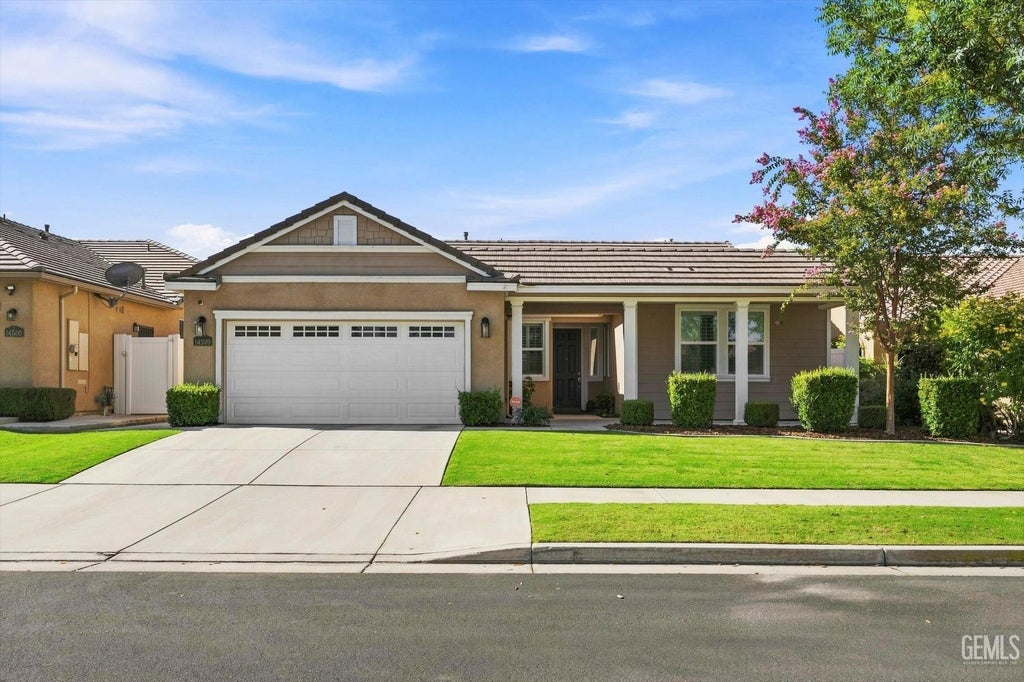 Photo of 14509 Checkerbloom Drive, Bakersfield, CA 93314 (MLS # 202609676)