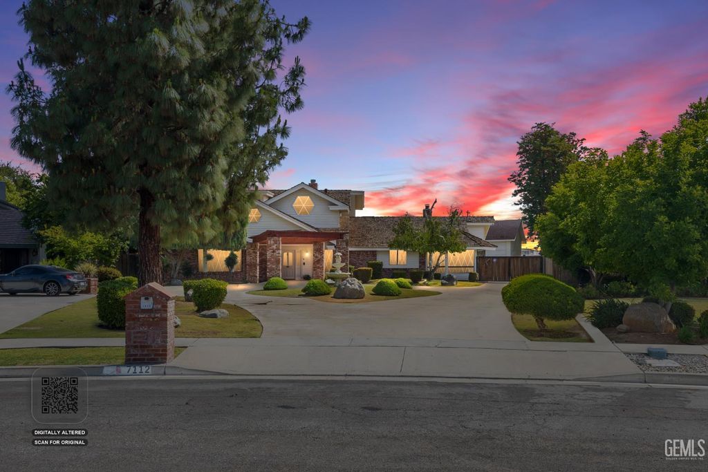 Photo of 7112 Crestwood Street, Bakersfield, CA 93308 (MLS # 202602888)