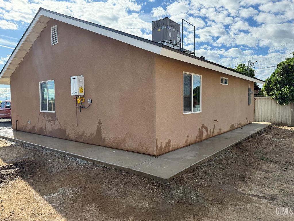 Photo of 0 811 S Lane Rd., Earlimart, CA 93219 (MLS # 202603915)