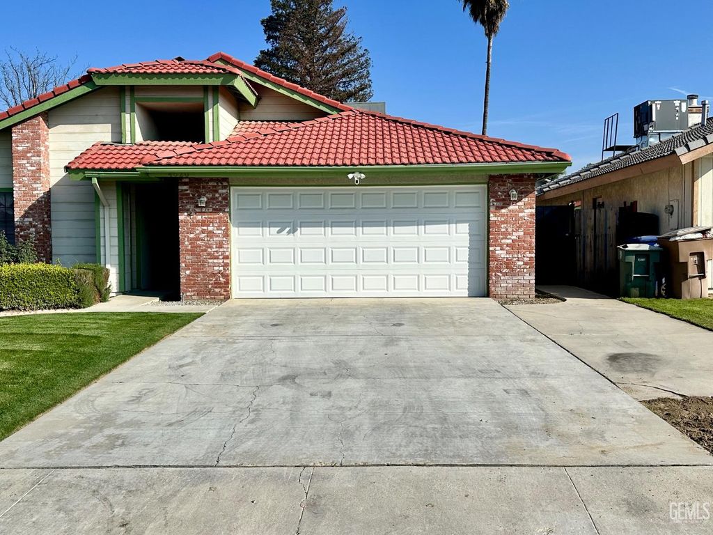 Photo of 4620 Black Rock Mountain Court, Bakersfield, CA 93304 (MLS # 202601145)