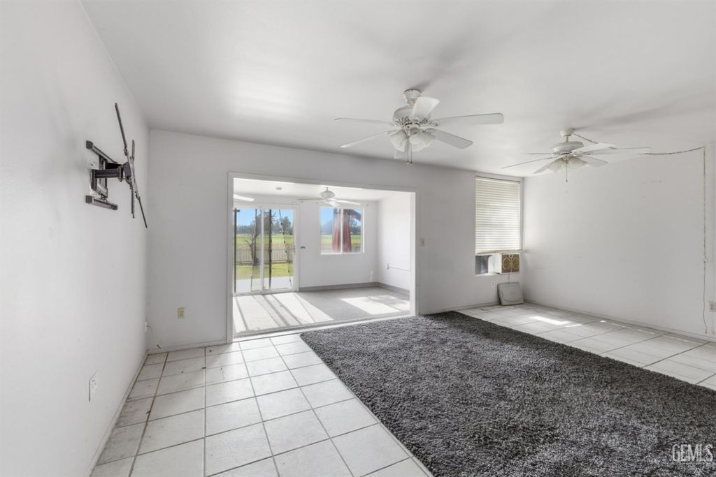 Photo of 900 River Oaks Drive, Bakersfield, CA 93309 (MLS # 202603839)