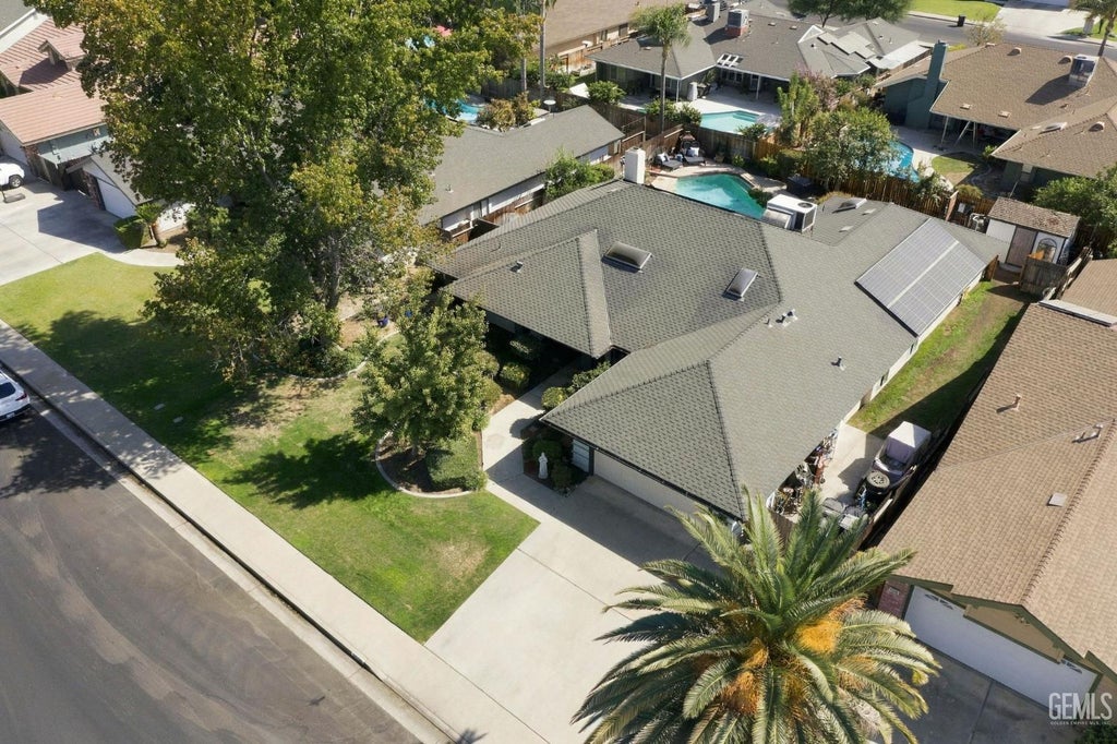Photo of 9505 Wandering Oak Drive, Bakersfield, CA 93311 (MLS # 202610171)