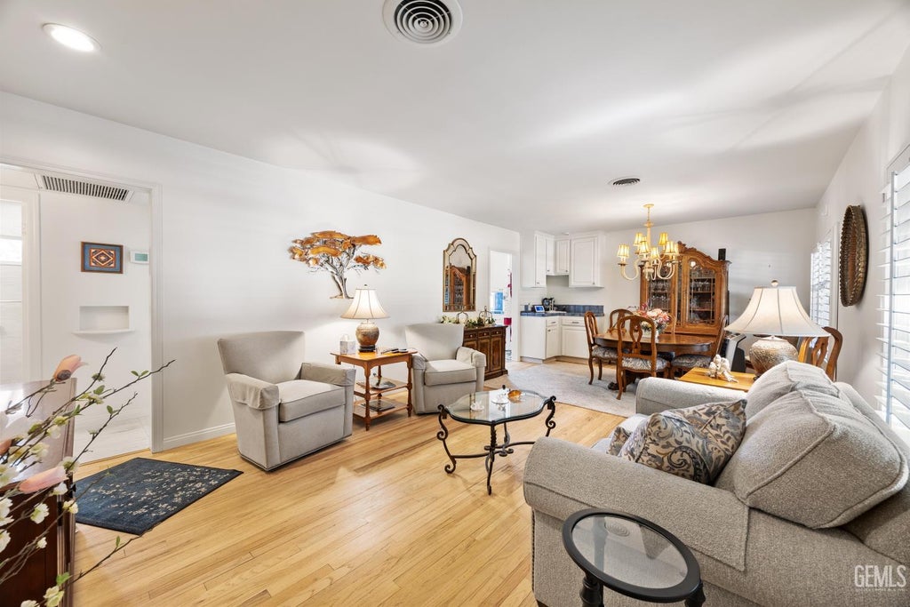 Photo of 128 Western Drive, Bakersfield, CA 93309 (MLS # 202607587)