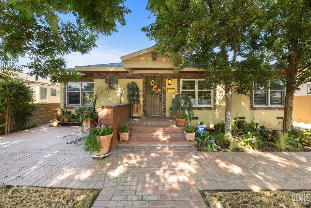 Photo of 128 Western Drive, Bakersfield, CA 93309 (MLS # 202607587)
