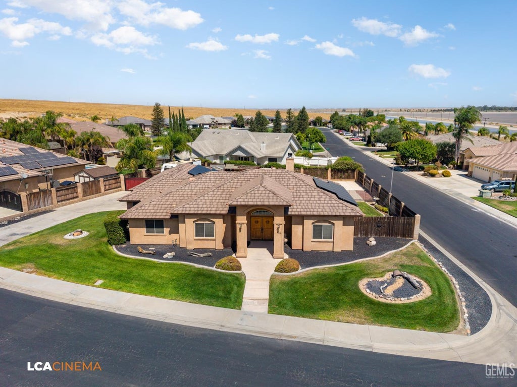 Photo of 11338 Tee Box Lane LN, Taft, CA 93268 (MLS # 202608950)