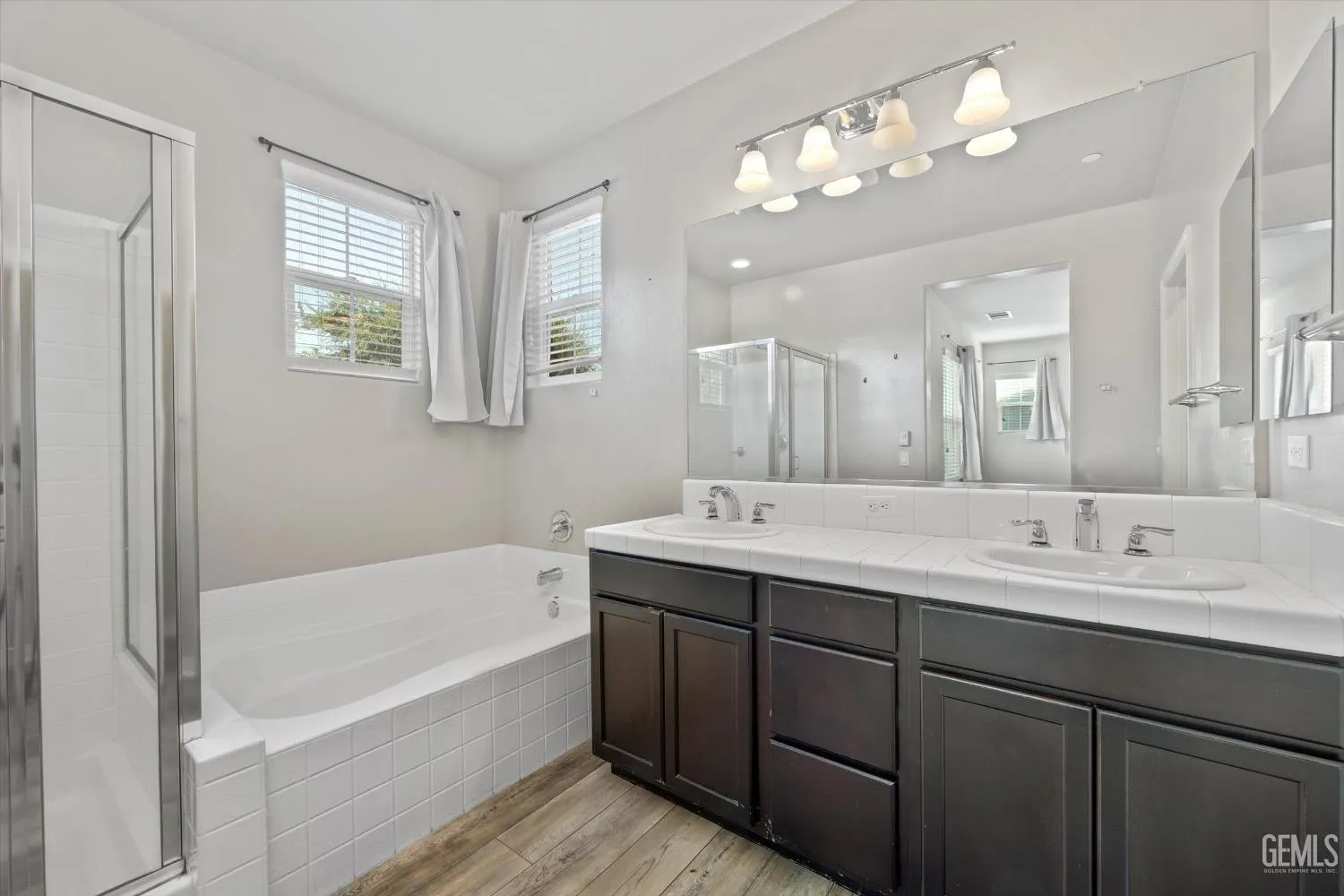 Bakersfield, California 93311, United States, 3 Bedrooms Bedrooms, ,3 BathroomsBathrooms,Residential,Active,190999