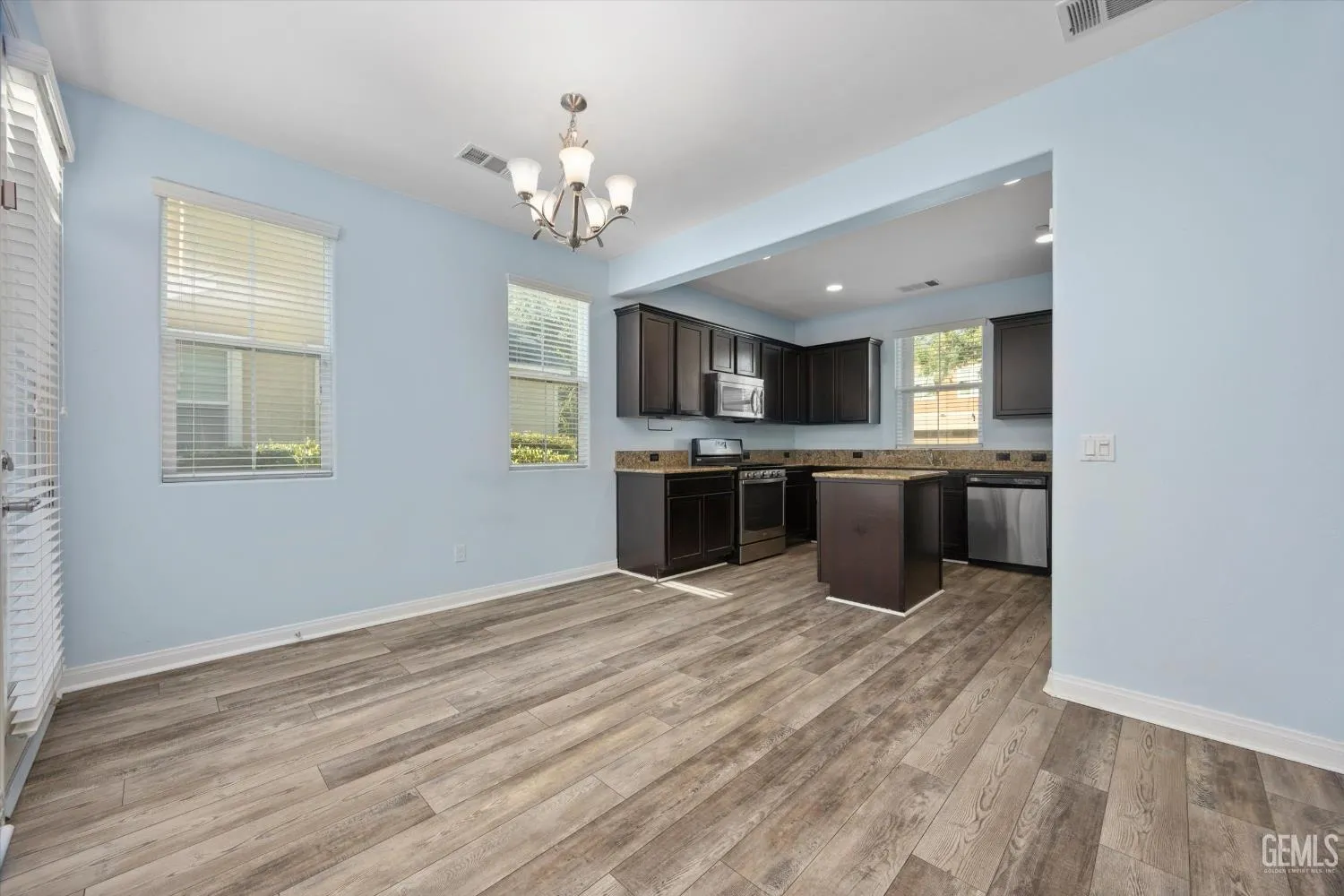 Bakersfield, California 93311, United States, 3 Bedrooms Bedrooms, ,3 BathroomsBathrooms,Residential,Active,190999