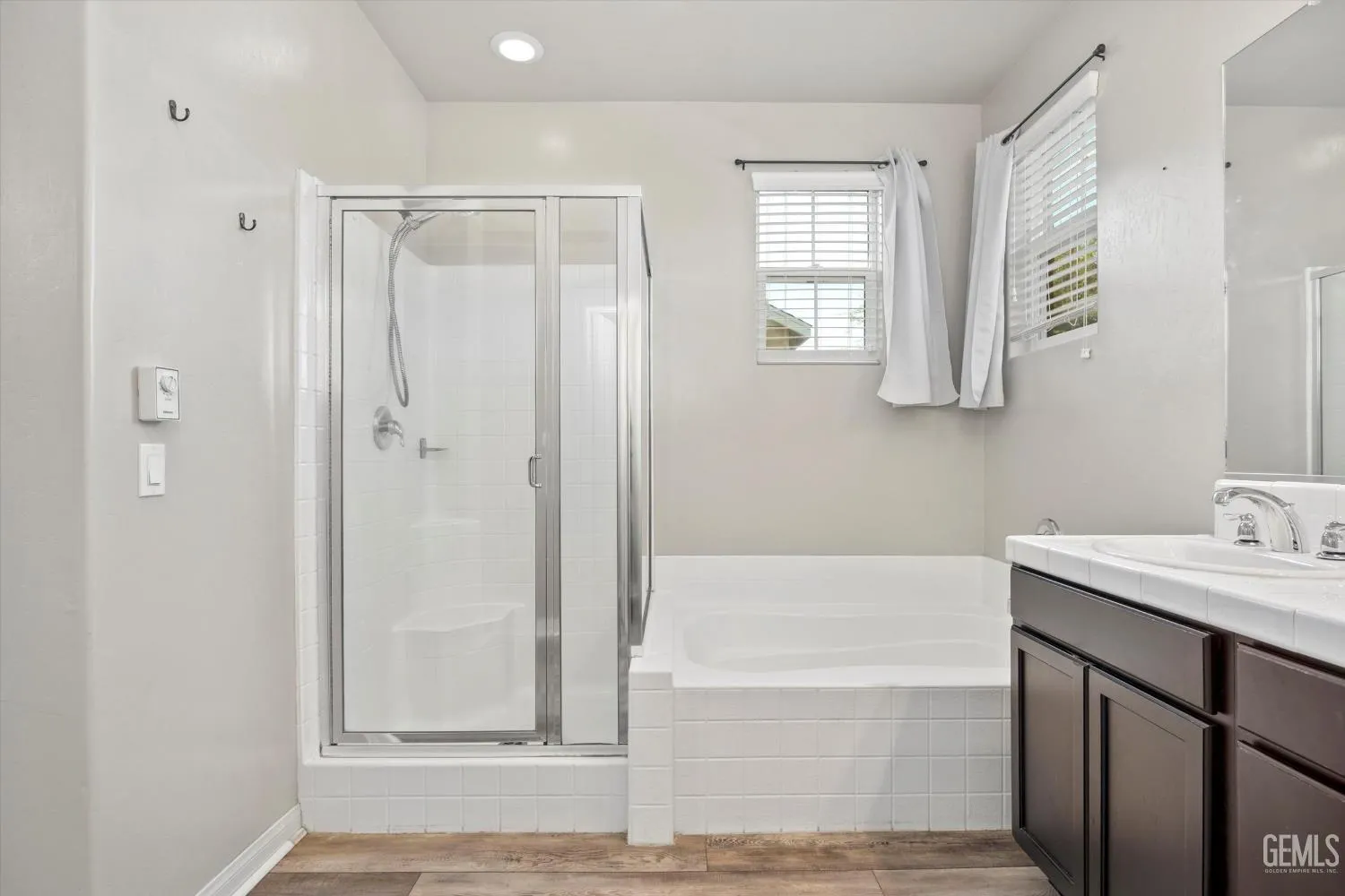 Bakersfield, California 93311, United States, 3 Bedrooms Bedrooms, ,3 BathroomsBathrooms,Residential,Active,190999