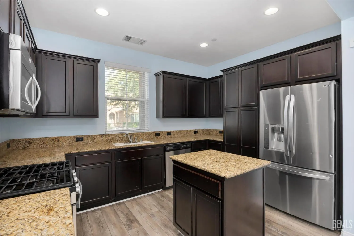 Bakersfield, California 93311, United States, 3 Bedrooms Bedrooms, ,3 BathroomsBathrooms,Residential,Active,190999