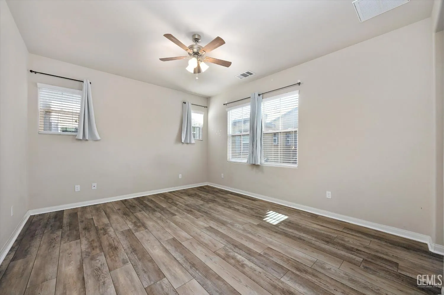 Bakersfield, California 93311, United States, 3 Bedrooms Bedrooms, ,3 BathroomsBathrooms,Residential,Active,190999