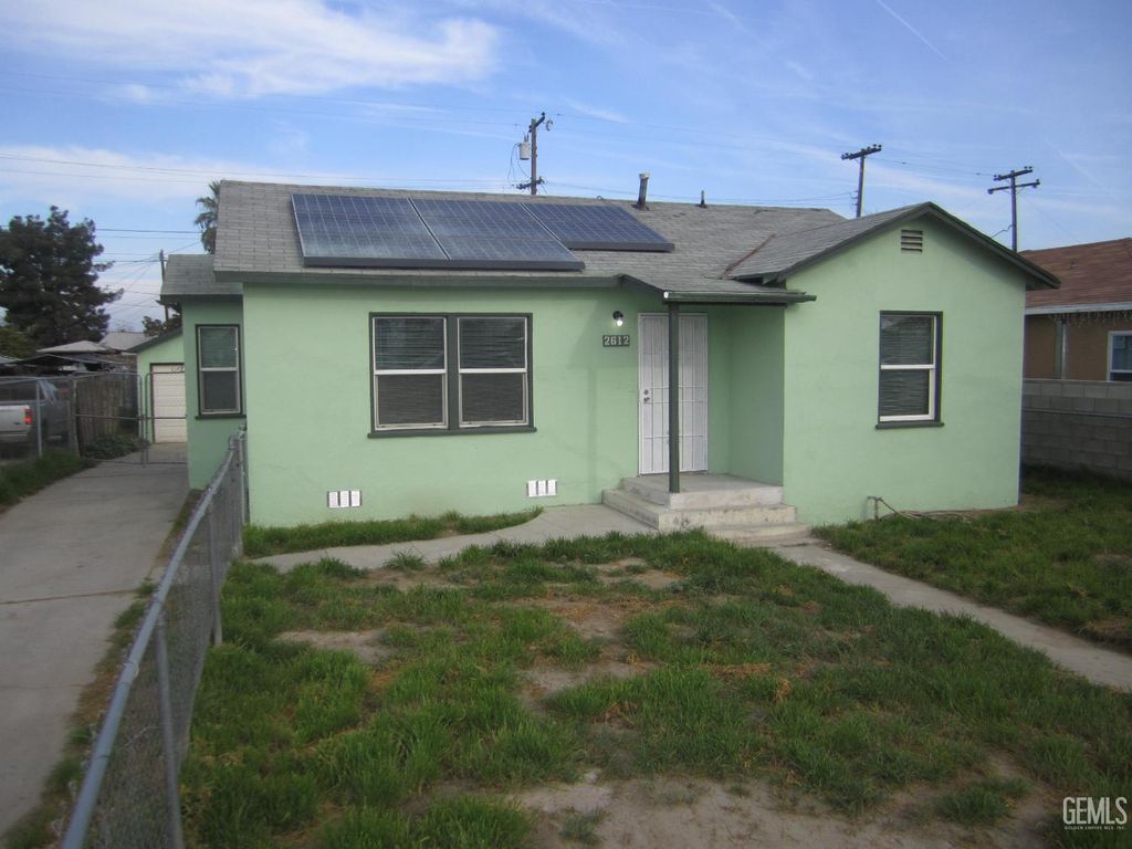Photo of 2612 S Chester Avenue, Bakersfield, CA 93304 (MLS # 202600950)