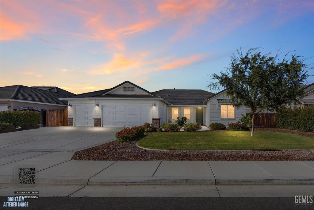 Photo of 15602 Waterford Street, Bakersfield, CA 93314 (MLS # 202610083)