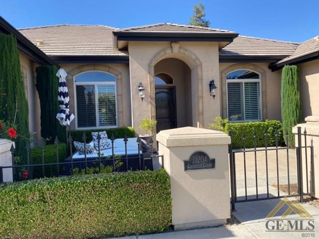 Photo of 11204 Chiswick Court, Bakersfield, CA 93311 (MLS # 202602502)