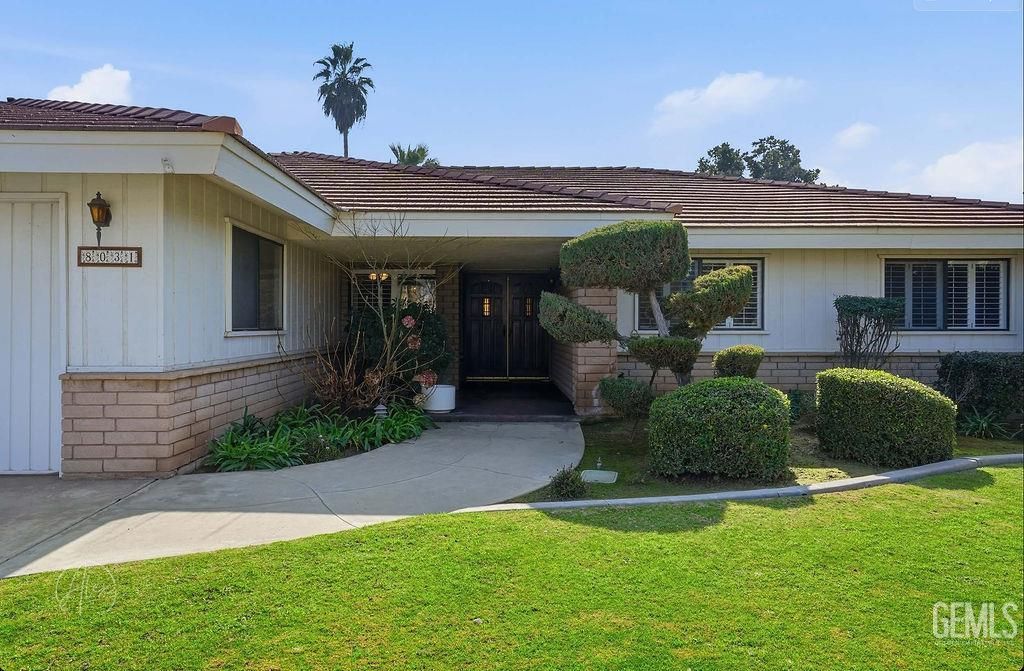 Photo of 8031 Debbs Avenue, Bakersfield, CA 93308 (MLS # 202600972)