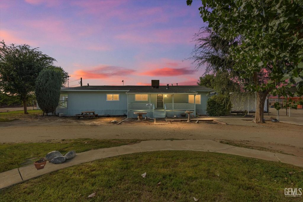 Photo of 30751 Sharp Way, Shafter, CA 93263 (MLS # 202510952)