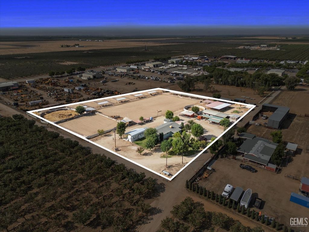 Photo of 30751 Sharp Way, Shafter, CA 93263 (MLS # 202510952)