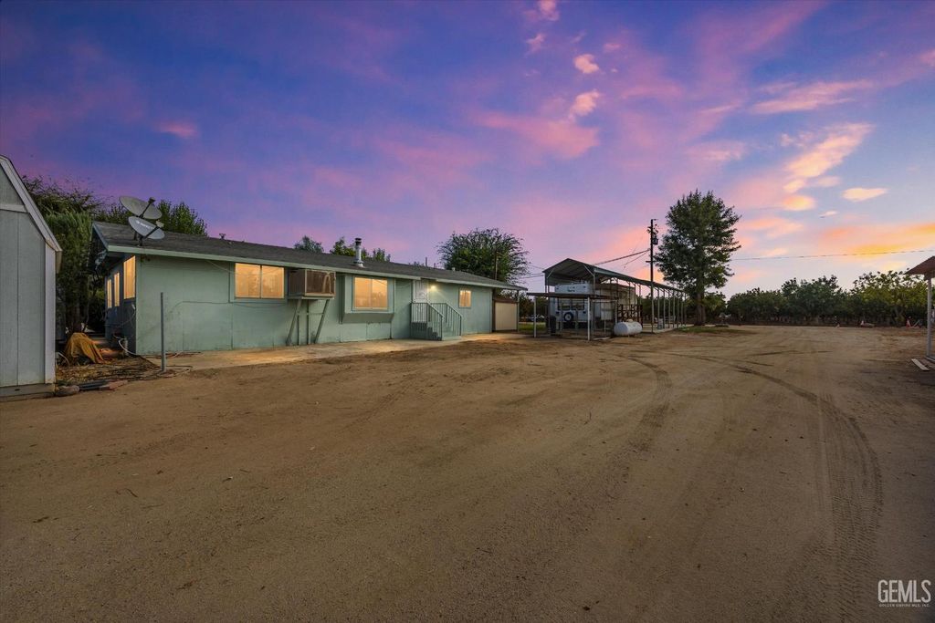 Photo of 30751 Sharp Way, Shafter, CA 93263 (MLS # 202510952)