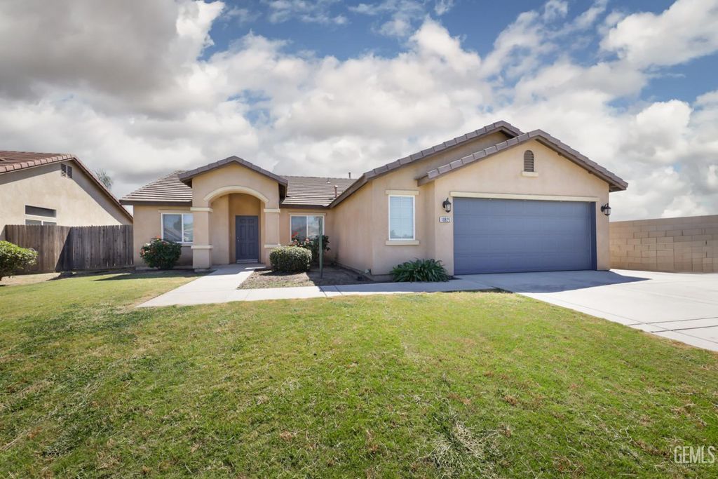 Photo of 10825 Coronado Pointe Drive, Bakersfield, CA 93311 (MLS # 202603141)