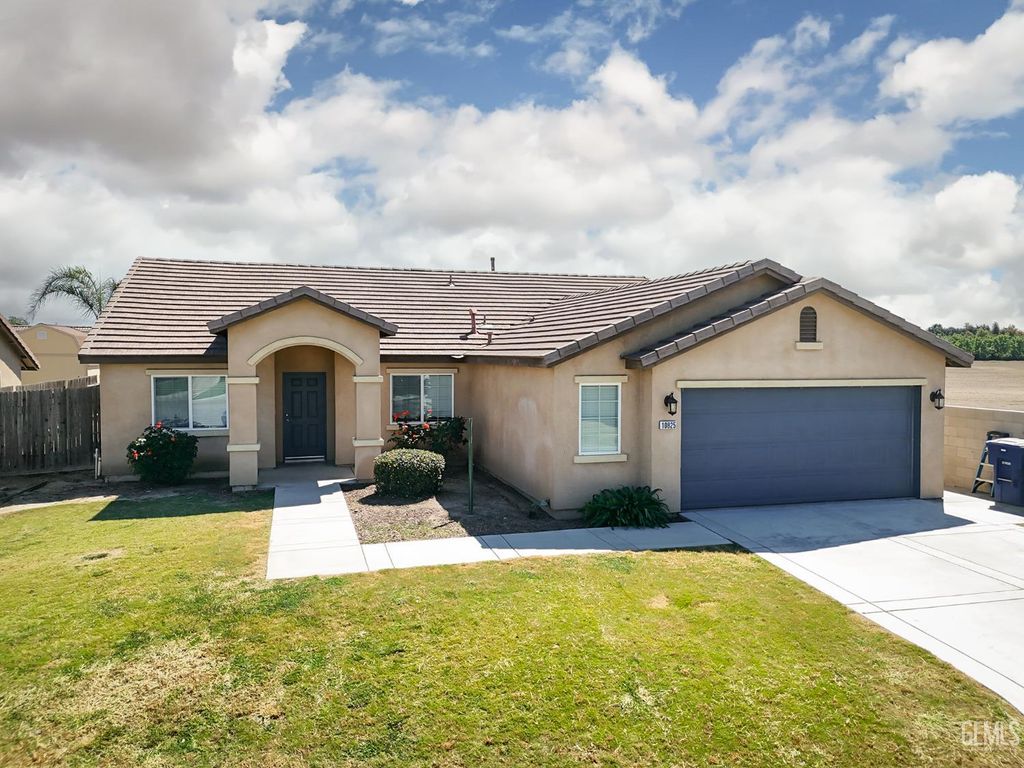 Photo of 10825 Coronado Pointe Drive, Bakersfield, CA 93311 (MLS # 202603141)