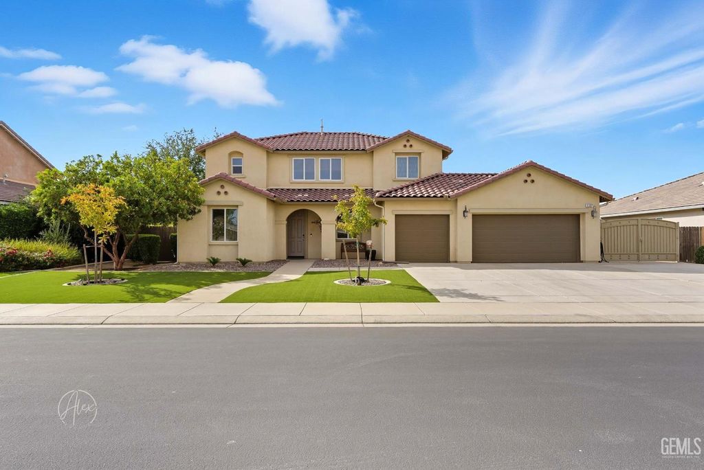 Photo of 15937 Cusano Place, Bakersfield, CA 93314 (MLS # 202600254)