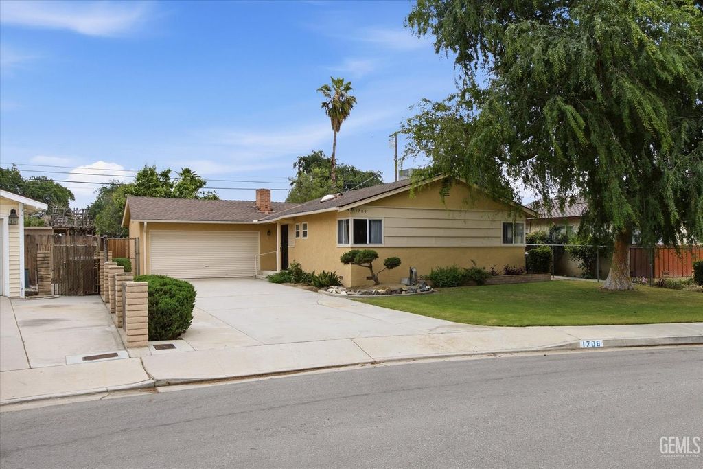 Photo of 1708 Anita Lane, Bakersfield, CA 93304 (MLS # 202604132)