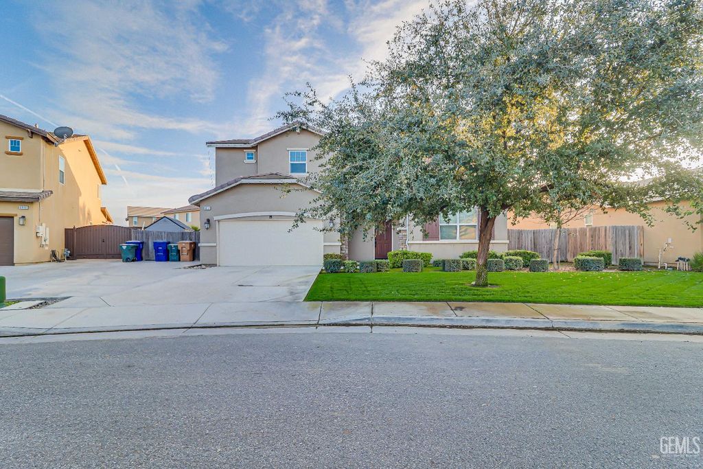 Photo of 5005 Silvery Jewel Lane, Bakersfield, CA 93313 (MLS # 202603990)