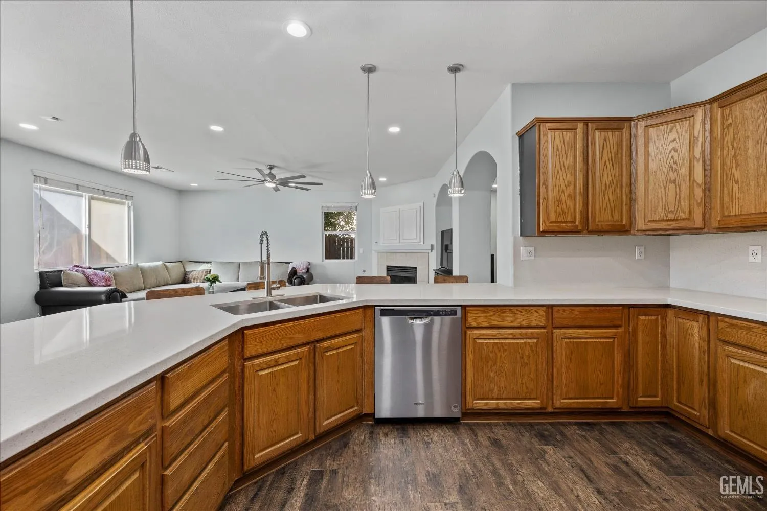 Bakersfield, California 93312, United States, 4 Bedrooms Bedrooms, ,2 BathroomsBathrooms,Residential,Active,221045