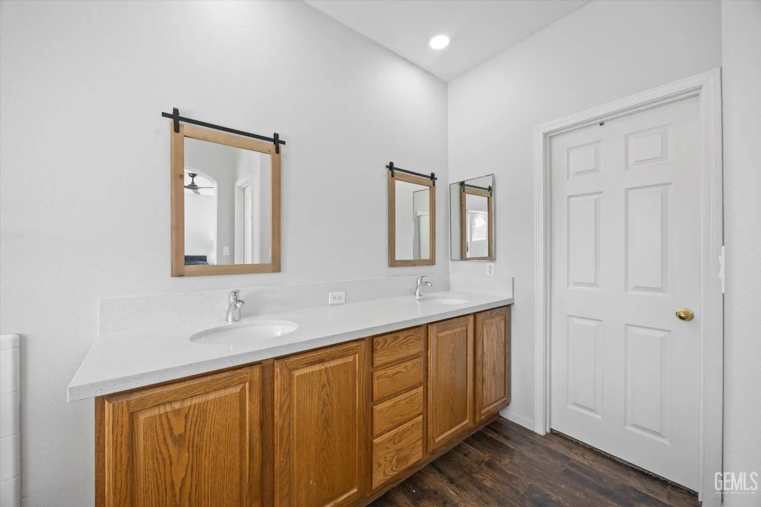 Bakersfield, California 93312, United States, 4 Bedrooms Bedrooms, ,2 BathroomsBathrooms,Residential,Active,221045