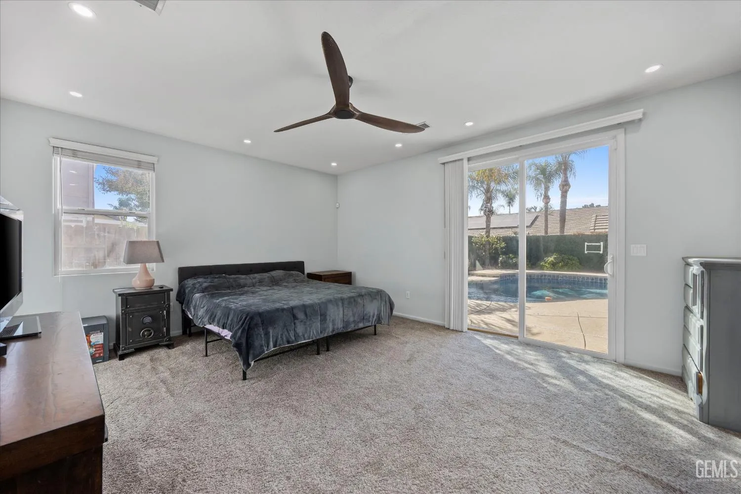 Bakersfield, California 93312, United States, 4 Bedrooms Bedrooms, ,2 BathroomsBathrooms,Residential,Active,221045