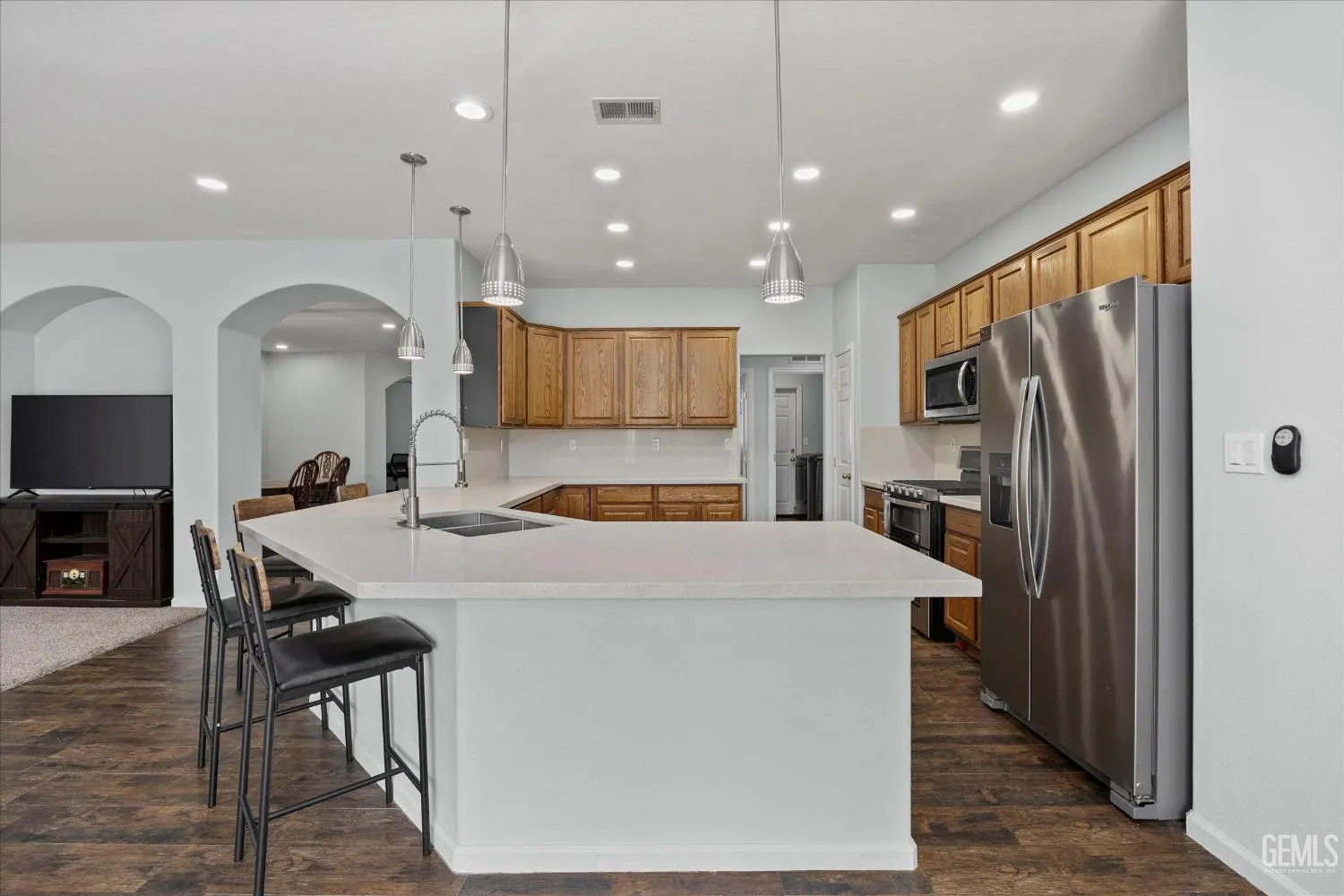 Bakersfield, California 93312, United States, 4 Bedrooms Bedrooms, ,2 BathroomsBathrooms,Residential,Active,221045