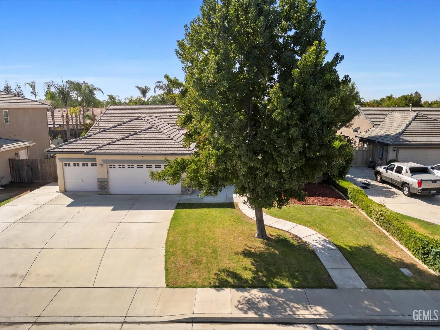 Bakersfield, California 93312, United States, 4 Bedrooms Bedrooms, ,2 BathroomsBathrooms,Residential,Active,221045