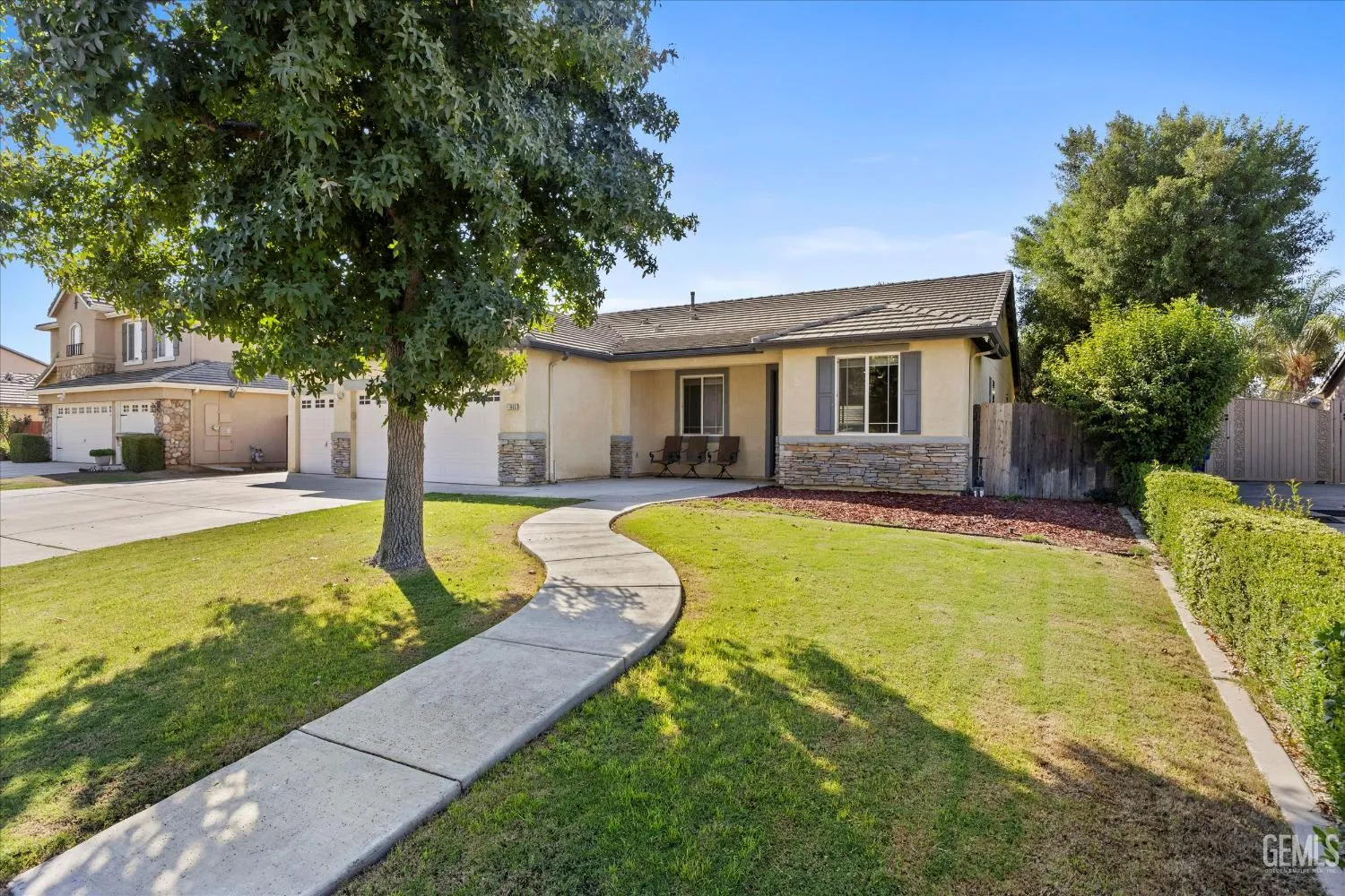 Bakersfield, California 93312, United States, 4 Bedrooms Bedrooms, ,2 BathroomsBathrooms,Residential,Active,221045