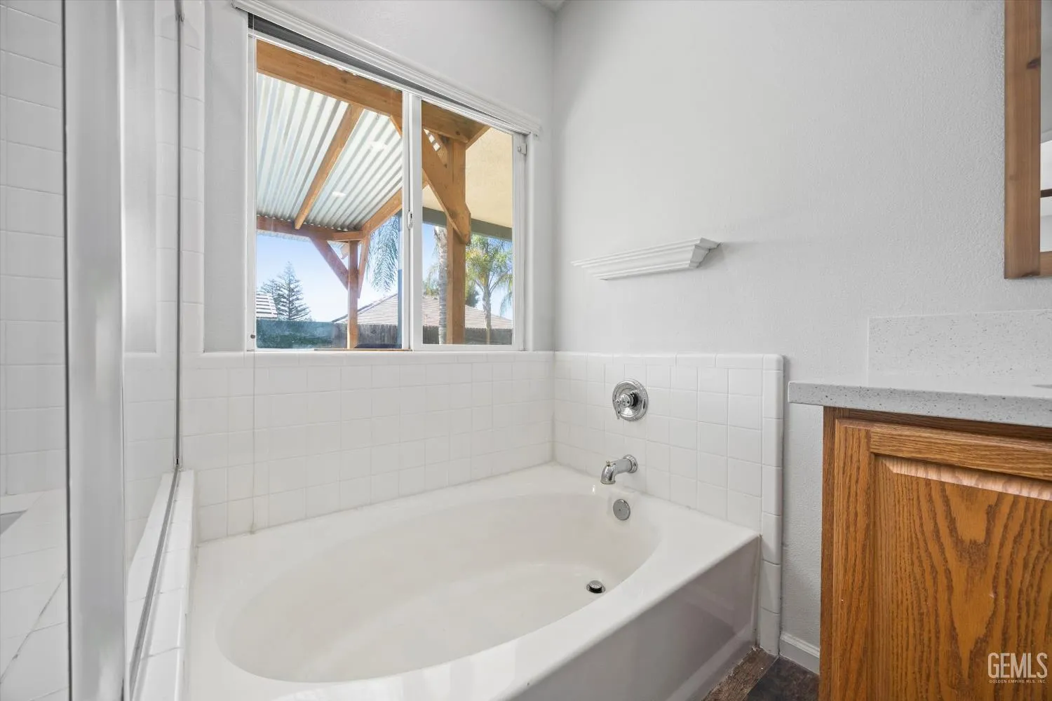 Bakersfield, California 93312, United States, 4 Bedrooms Bedrooms, ,2 BathroomsBathrooms,Residential,Active,221045