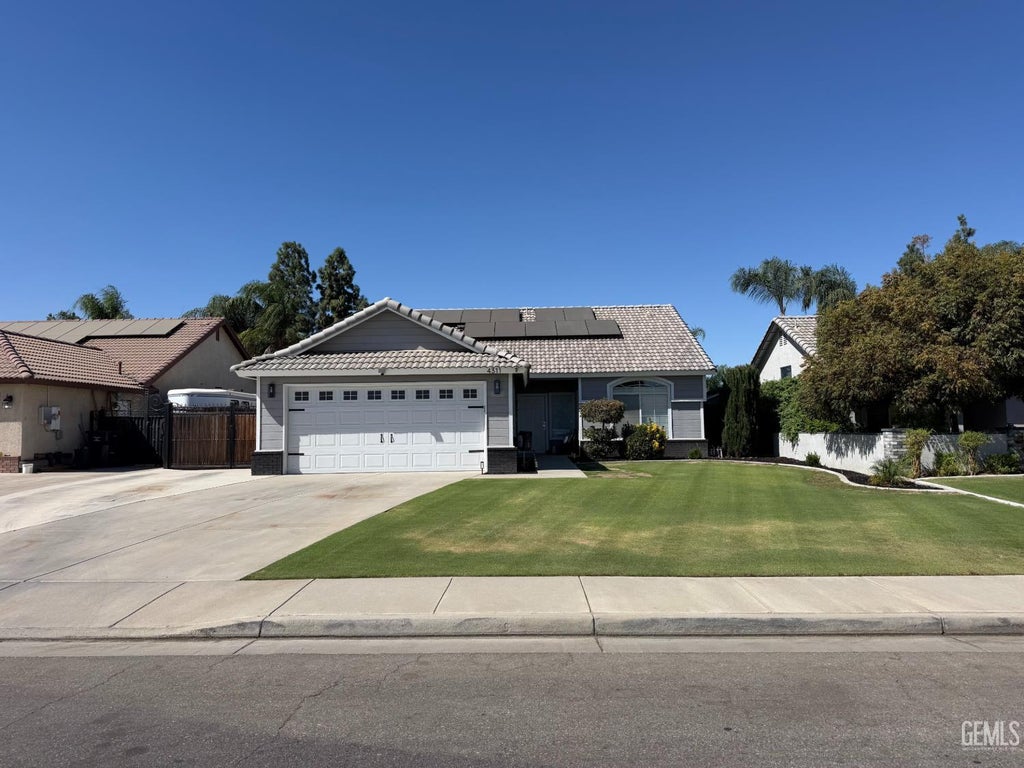 Photo of 4311 Gelding Way, Bakersfield, CA 93312 (MLS # 202610394)
