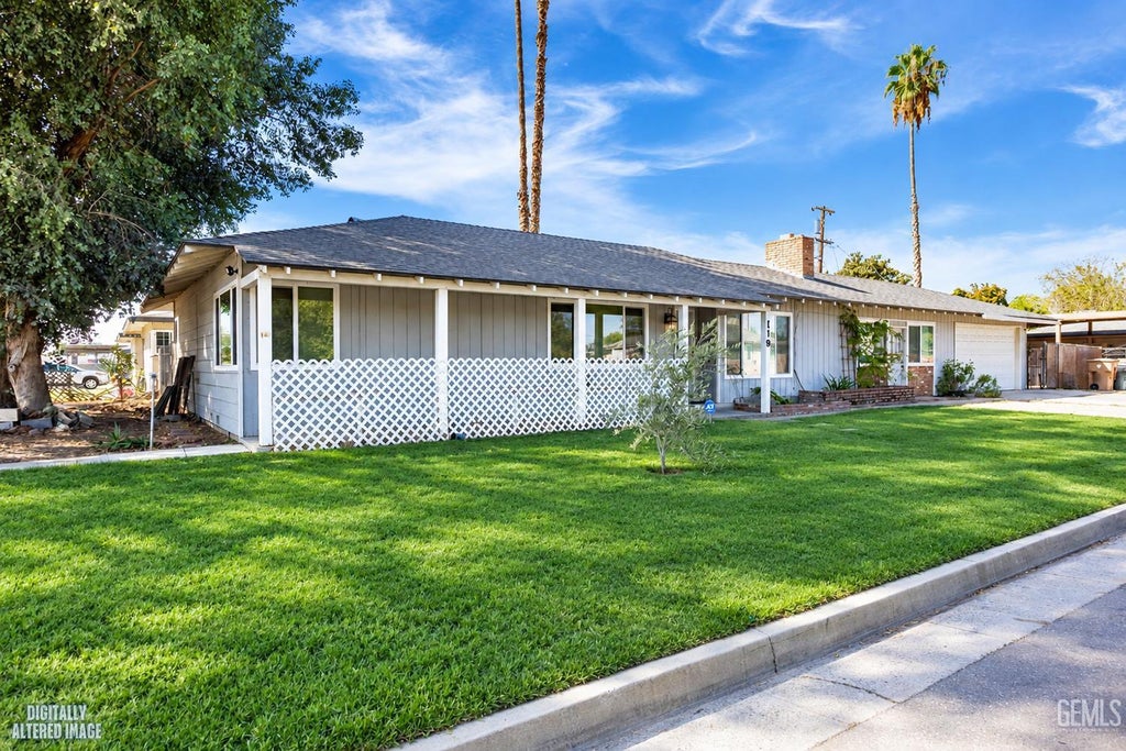Photo of 119 Cedar Street, Bakersfield, CA 93304 (MLS # 202610267)