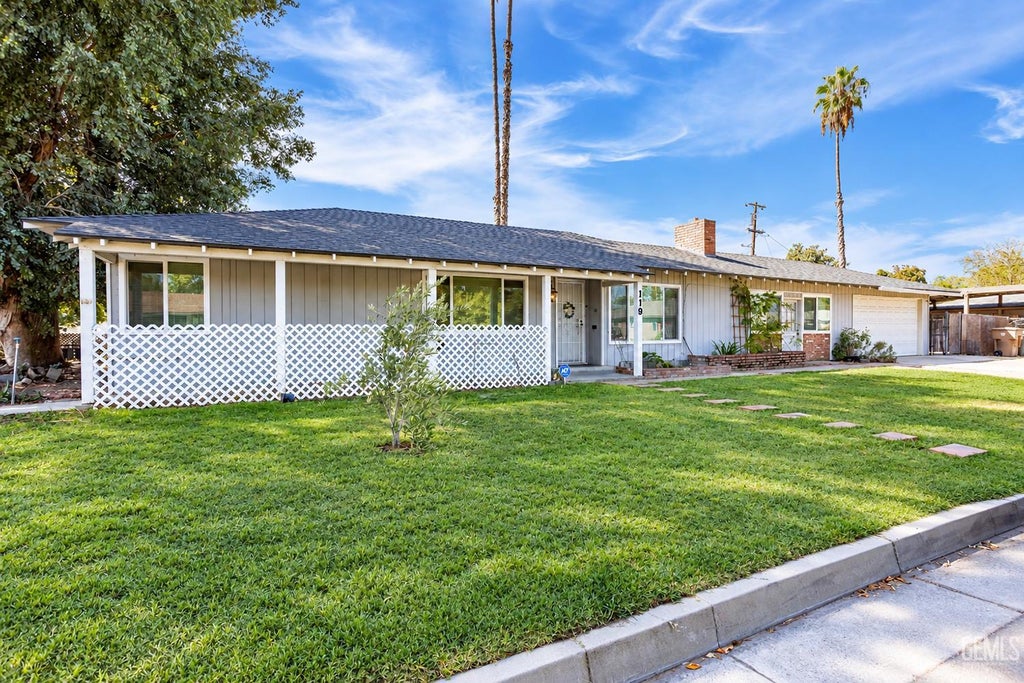 Photo of 119 Cedar Street, Bakersfield, CA 93304 (MLS # 202610267)