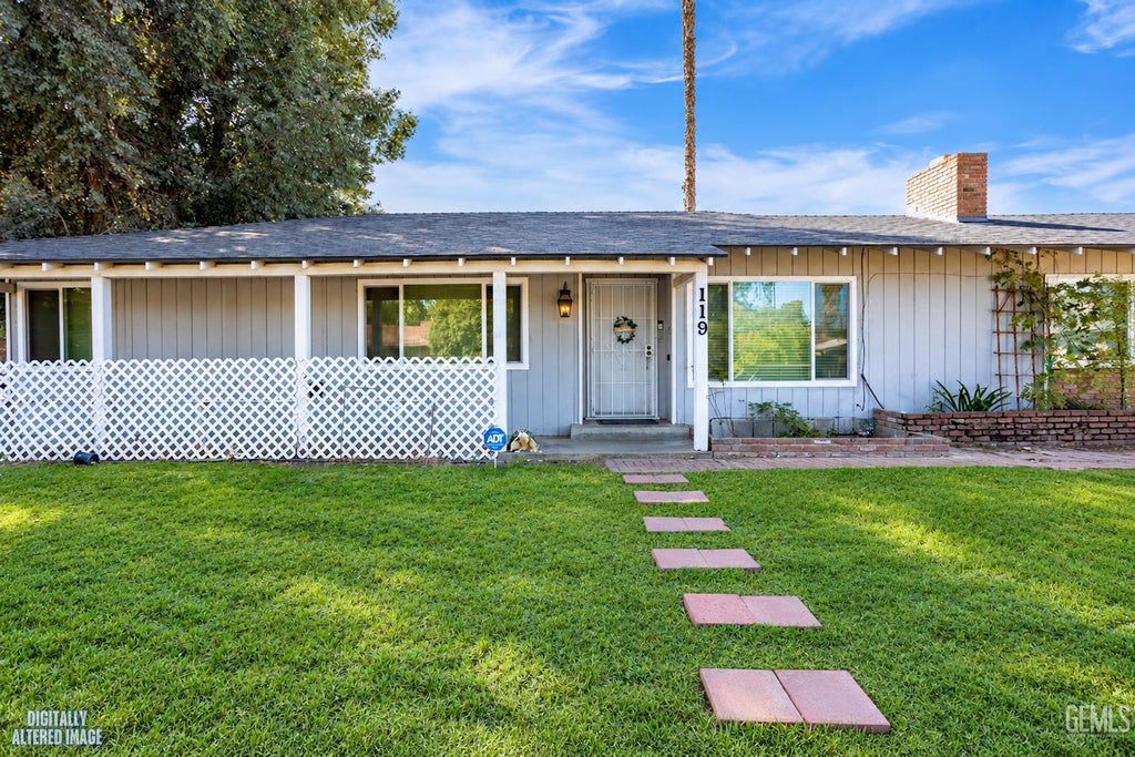 Photo of 119 Cedar Street, Bakersfield, CA 93304 (MLS # 202610267)