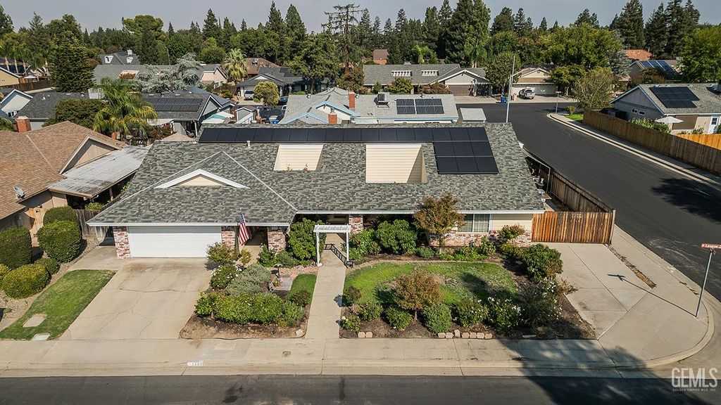 Photo of 2468 Laverne Avenue, Clovis, CA 93611 (MLS # 202511380)