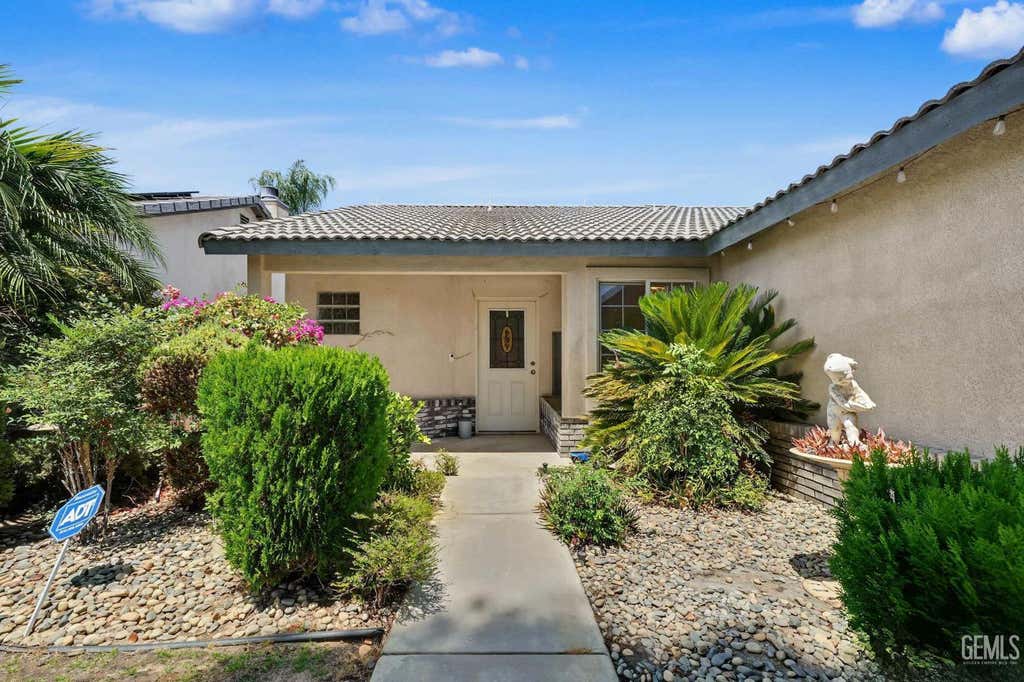 Photo of 242 Tanner Michael Drive, Bakersfield, CA 93308 (MLS # 202607816)