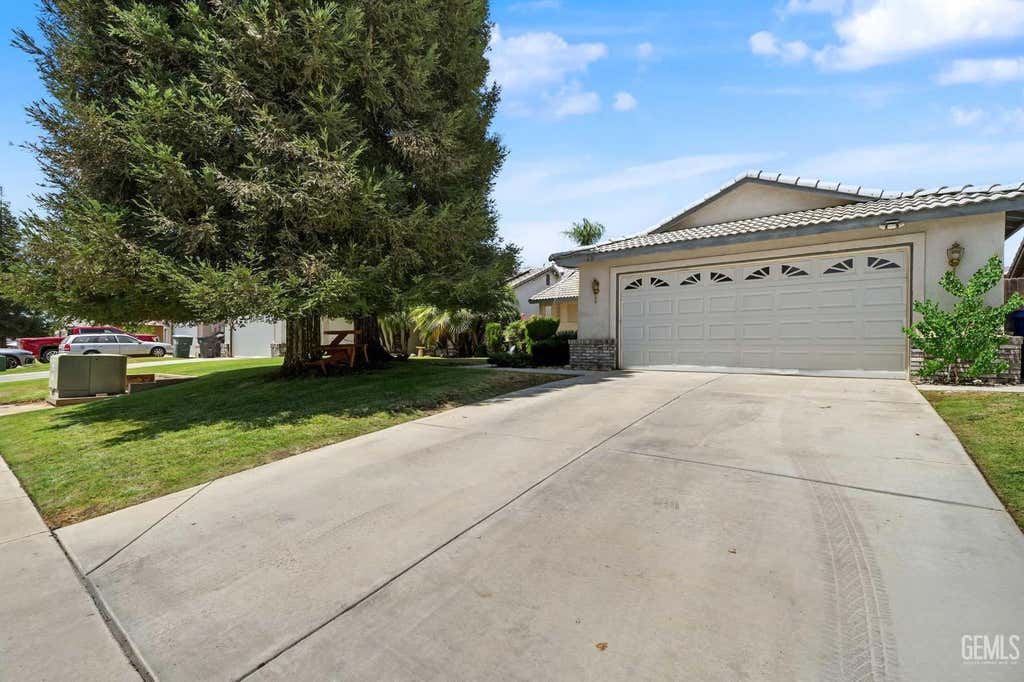 Photo of 242 Tanner Michael Drive, Bakersfield, CA 93308 (MLS # 202607816)