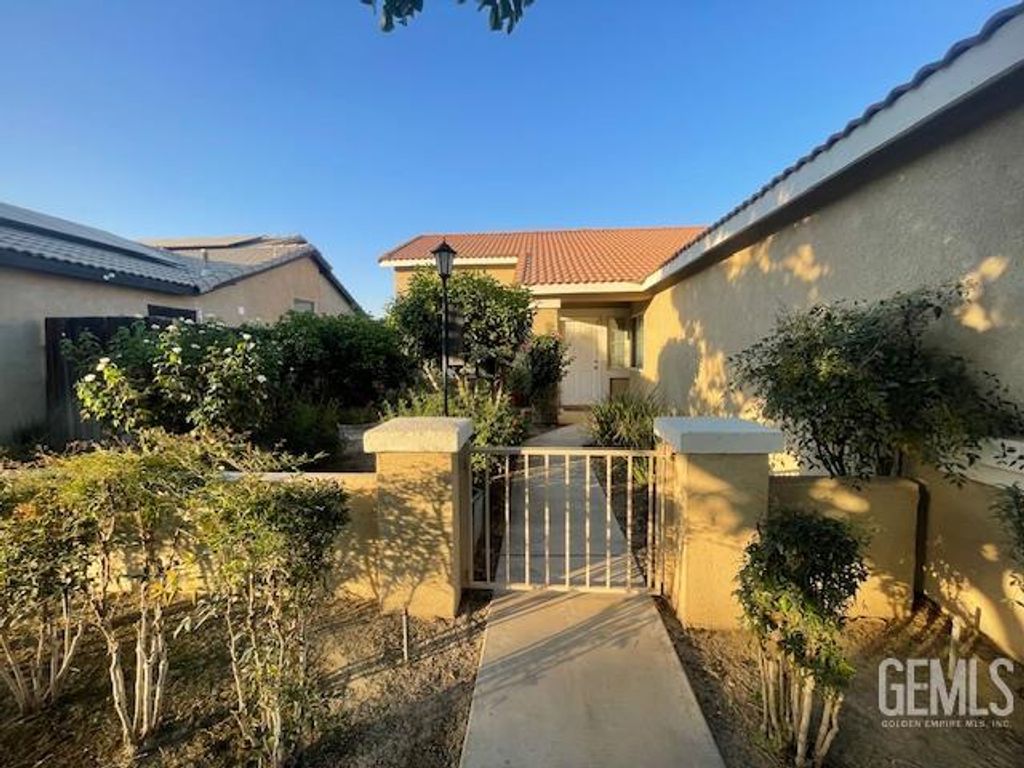 Photo of 6914 Water Wheel Drive, Bakersfield, CA 93313 (MLS # 202510151)