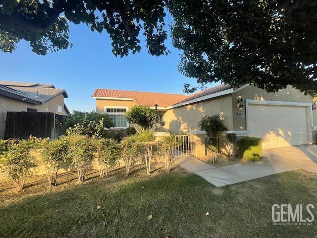 Photo of 6914 Water Wheel Drive, Bakersfield, CA 93313 (MLS # 202510151)