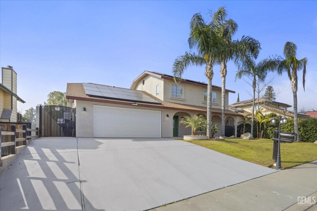 Photo of 2704 Judith Street, Bakersfield, CA 93306 (MLS # 202601138)