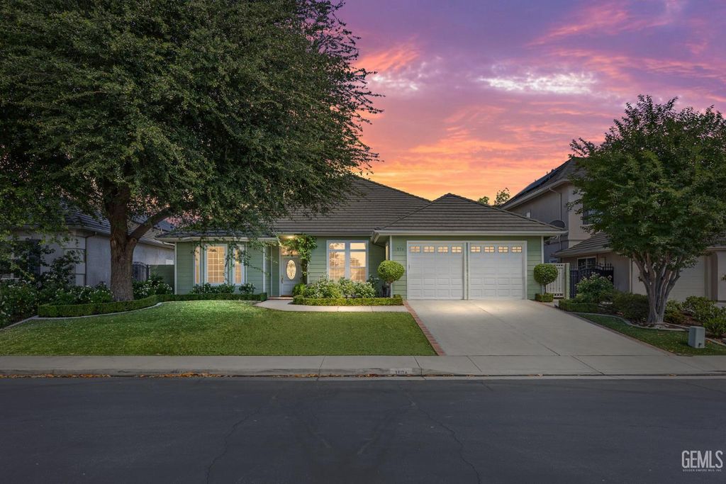 Photo of 1904 Wedgemont Place, Bakersfield, CA 93311 (MLS # 202510375)