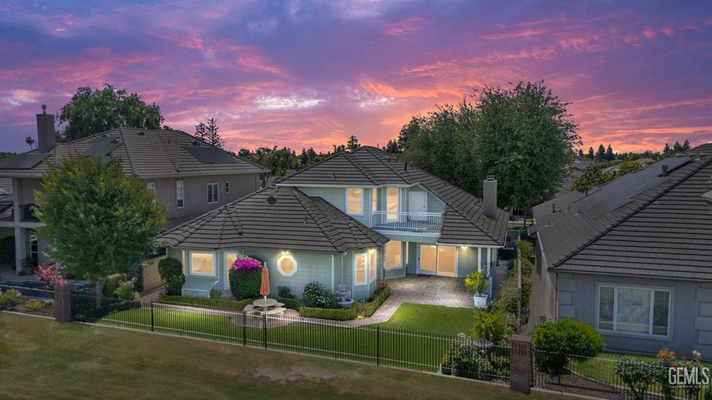 Photo of 1904 Wedgemont Place, Bakersfield, CA 93311 (MLS # 202510375)